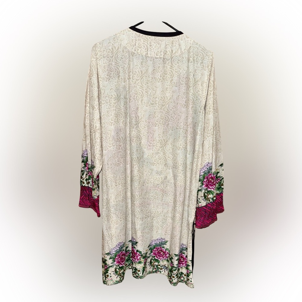Khaadi Vibrant Floral Women's Kurta - Picture 3 of 6